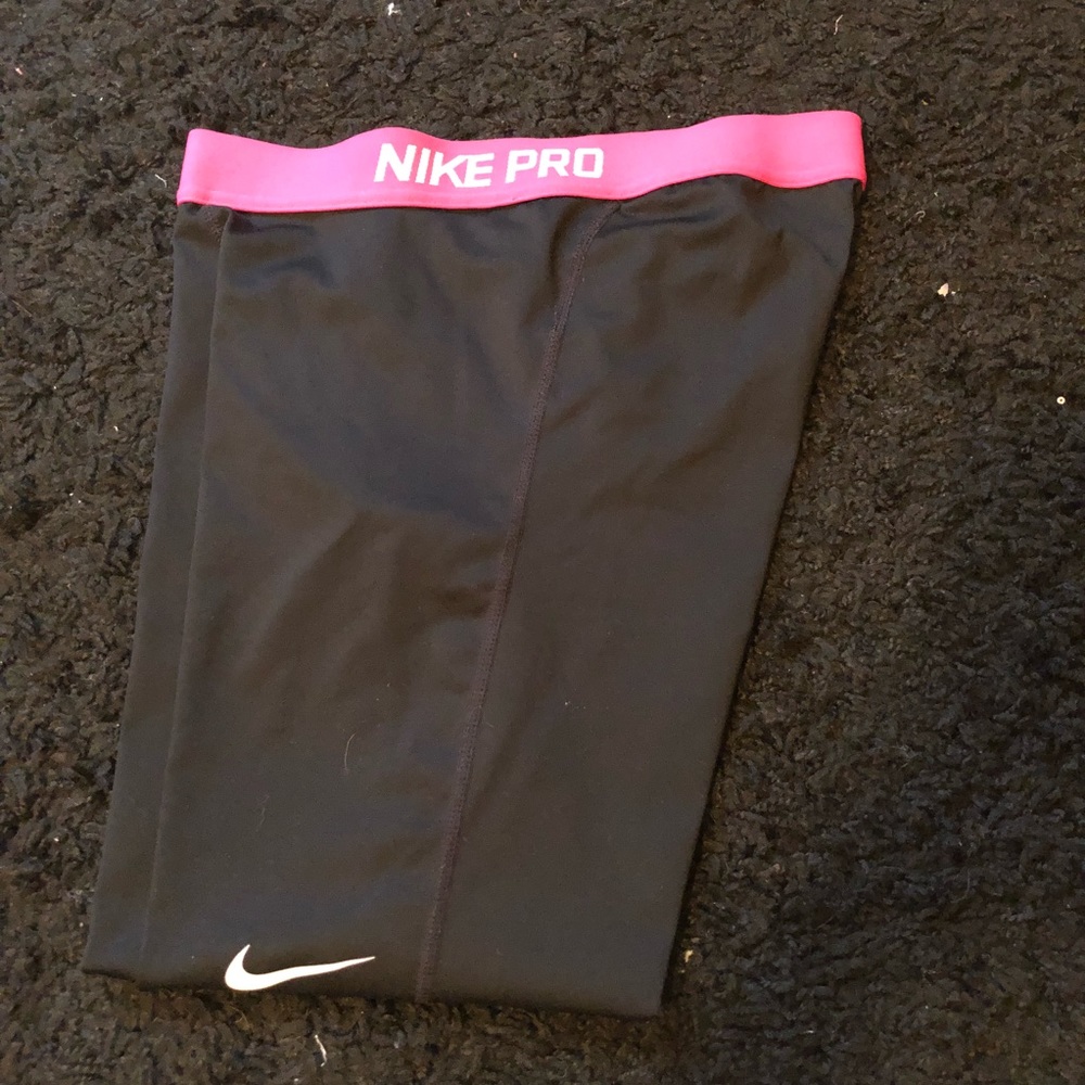 Nike pro capri’s
